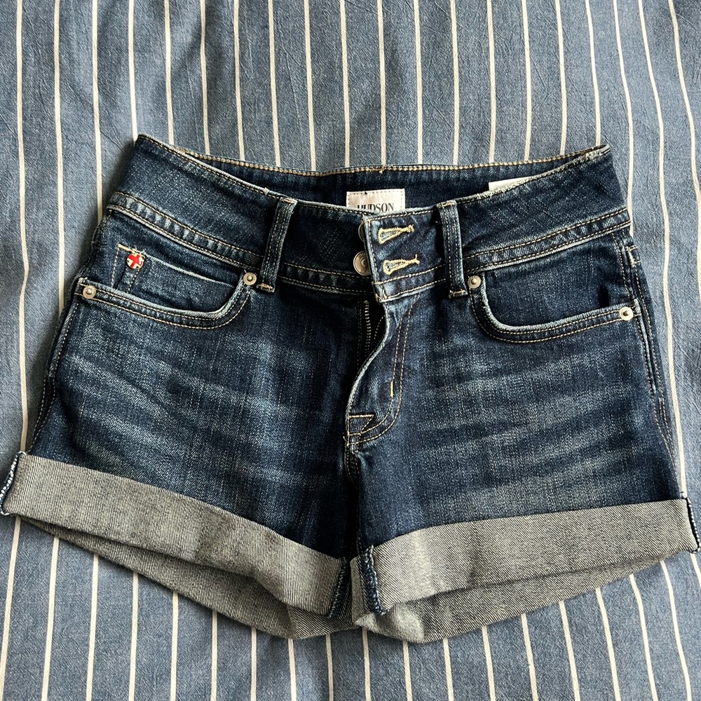 Croxley Mid-Rise Short by Hudson Jeans Dark wash size 25